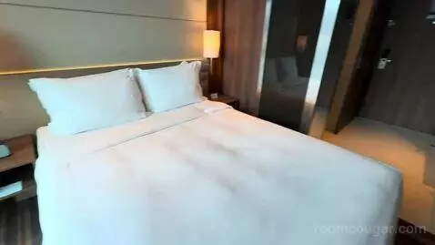Queen Room with City View (#611) bed picture #5