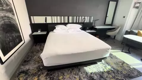 Premium King Room with Lake View (#3316) bed picture #3