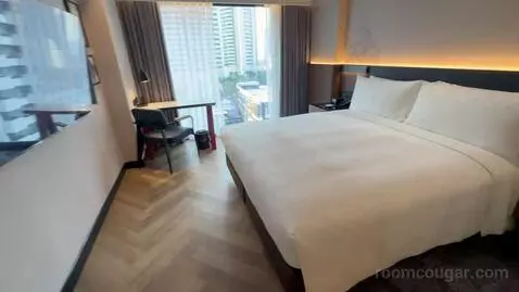 1 King Guest Room (#1421) view picture #4