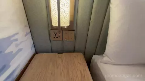 Deluxe King Room with City View bed picture #5