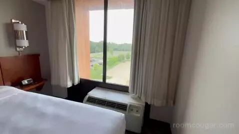 Specialty King Room (#612) bed picture #4