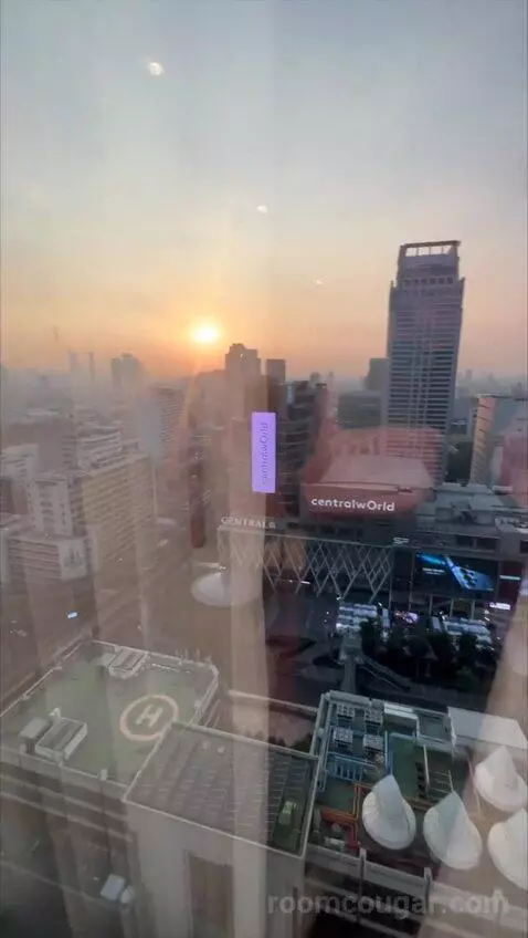 1 King Premium Club Lounge Access view picture #1