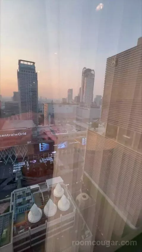 1 King Premium Club Lounge Access view picture #7