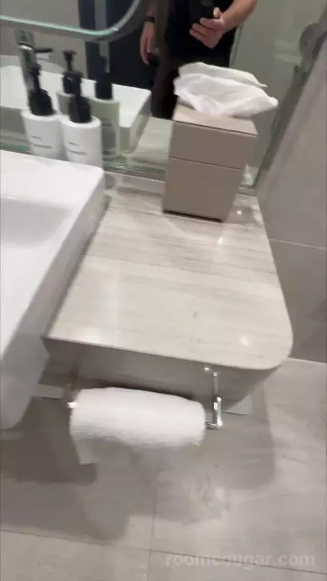 1 King Premium Club Lounge Access bathroom picture #8