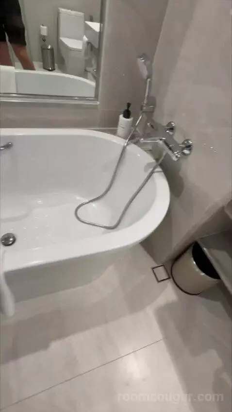 1 King Premium Club Lounge Access bathroom picture #9