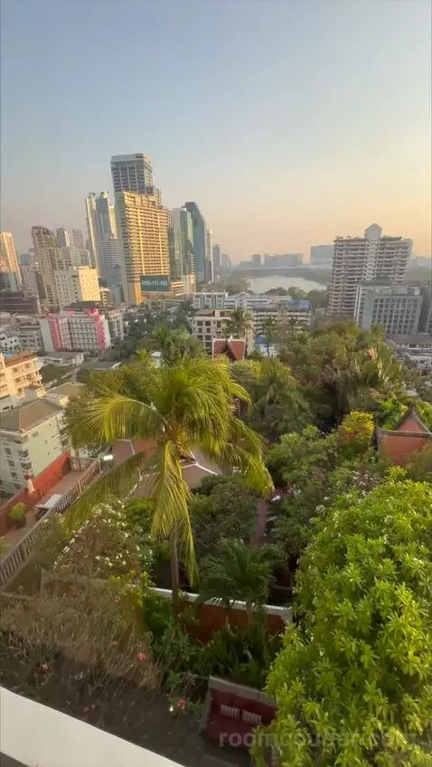 1 King Bed, High Floor view picture #9