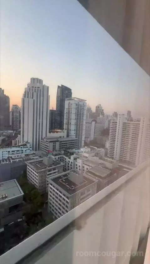 Deluxe, Guest Room, King view picture #9