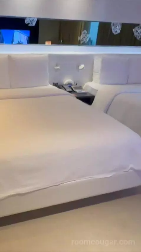 2 Queen Beds, Wonderful Guest Room bed picture #1
