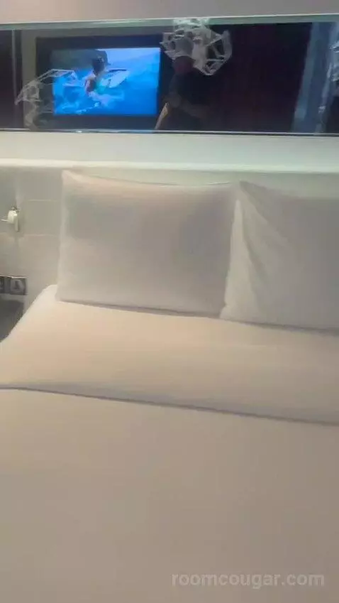 2 Queen Beds, Corner, Cool Guest Room bed picture #9