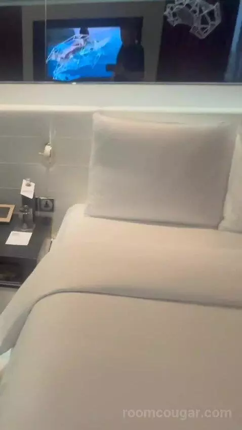 2 Queen Beds, Corner, Cool Guest Room bed picture #11