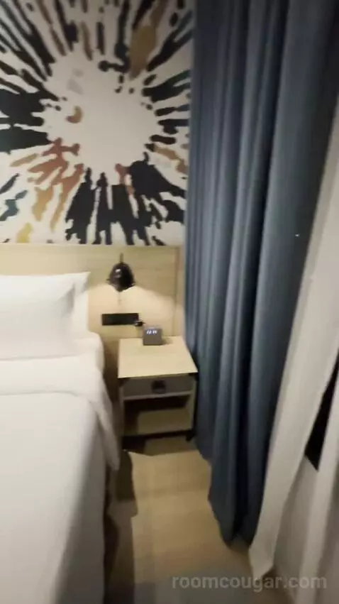 Suite with Balcony (#1424) bed picture #6