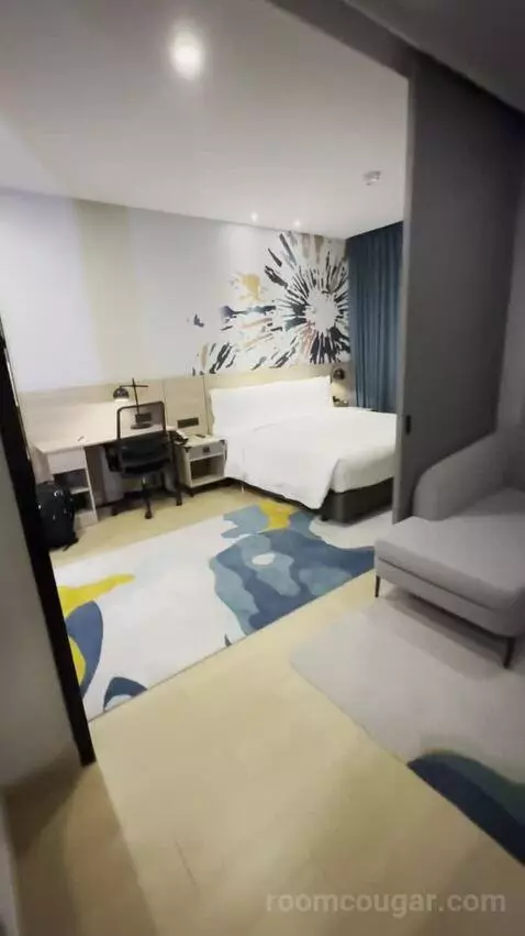 Suite with Balcony (#1424) picture #3