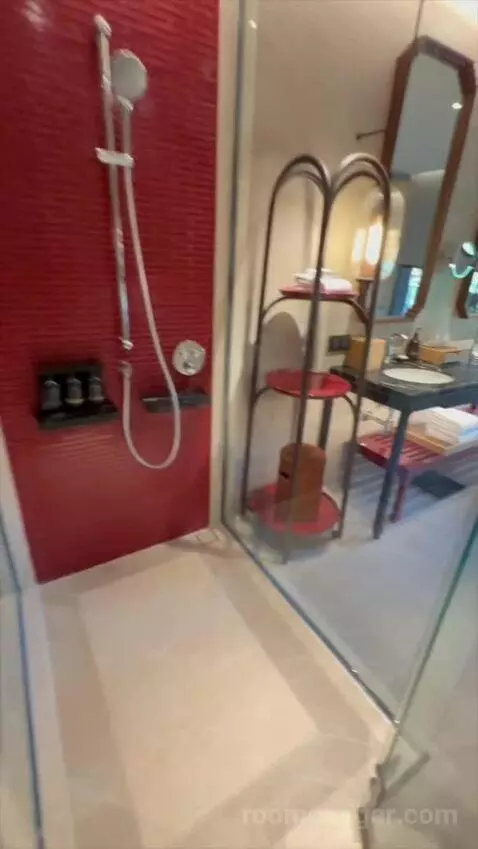 King Suite with Garden View (#6721) bathroom picture #12