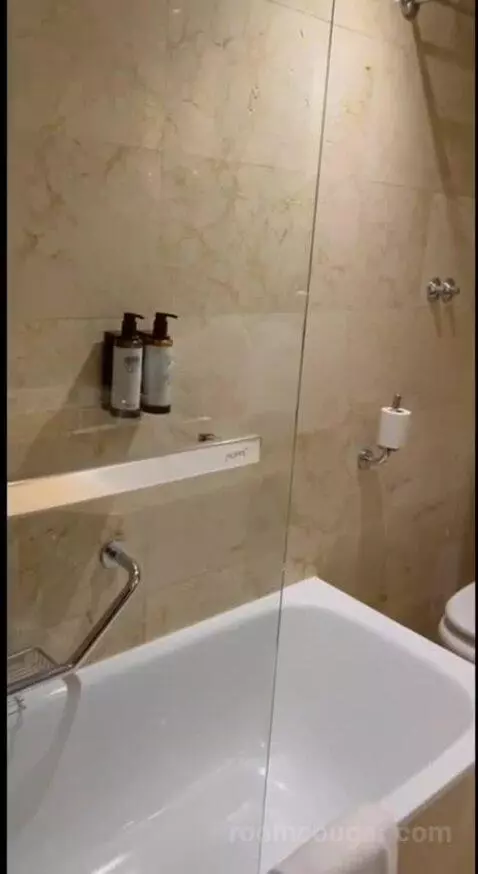 Premium Room (#2401) bathroom picture #7