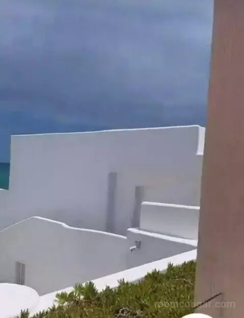 Spa Suite Sea View with Private Heated Pool and Beach Cabana picture #12