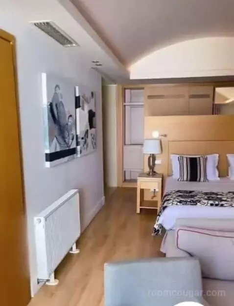 Spa Suite Sea View with Private Heated Pool and Beach Cabana bed picture #2