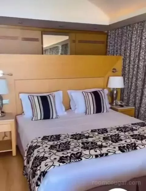 Spa Suite Sea View with Private Heated Pool and Beach Cabana bed picture #7