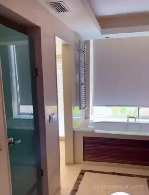 Spa Suite Sea View with Private Heated Pool and Beach Cabana bathroom picture #5