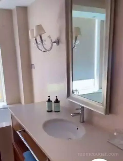 Spa Suite Sea View with Private Heated Pool and Beach Cabana bathroom picture #9