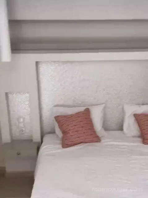 Suite bed picture #5