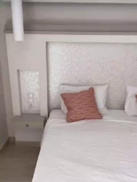 Suite bed picture #6