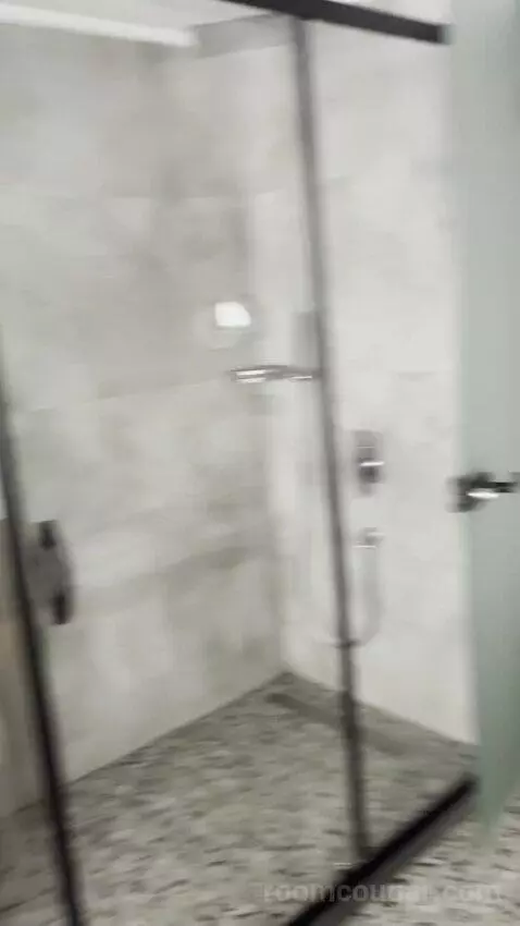 Swim Up Suite bathroom picture #2