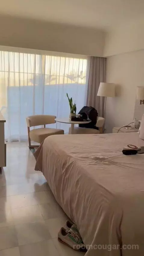 Premium Room Ocean Front bed picture #6