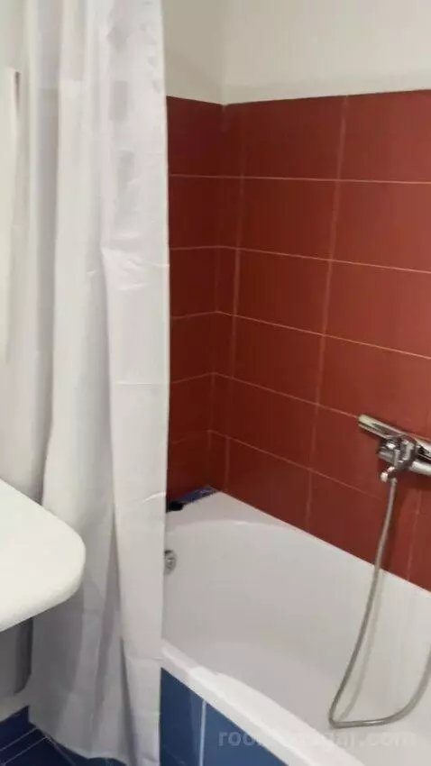Triple Room bathroom picture #8