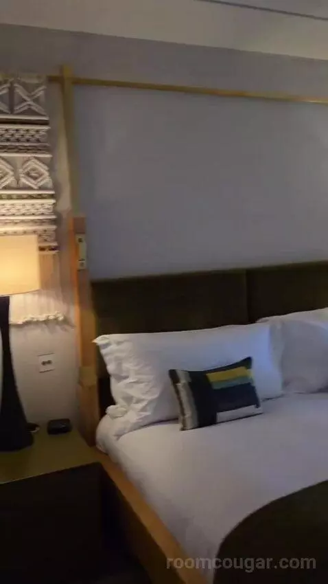 Jr Suite bed picture #11