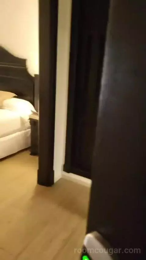 Jr Suite bed picture #2