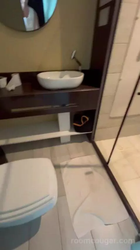 Queen Room with Sea View bathroom picture #8