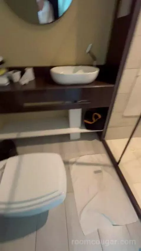Queen Room with Sea View bathroom picture #9