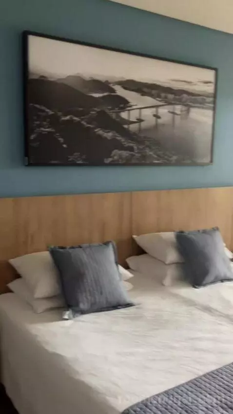 Queen Room with Balcony bed picture #5