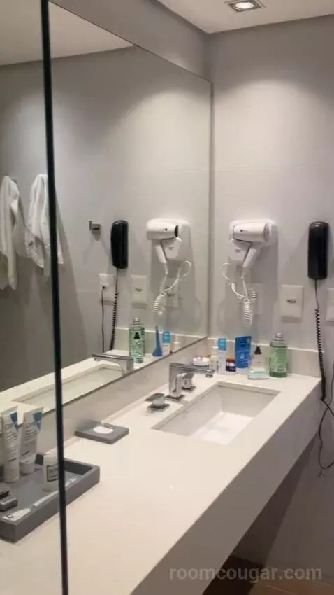 Queen Room with Balcony bathroom picture #9