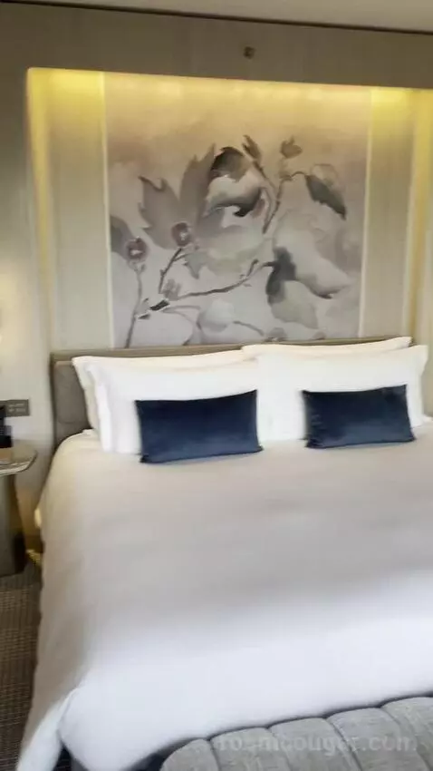 Bishopgate Suite (#1508) bed picture #2