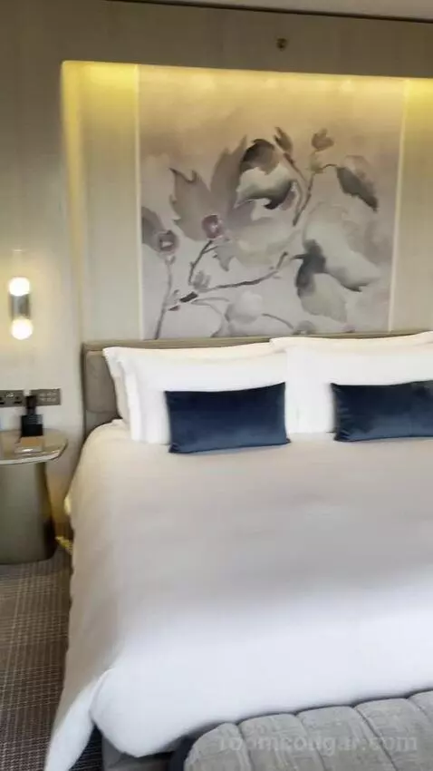 Bishopgate Suite (#1508) bed picture #3