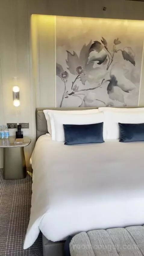 Bishopgate Suite (#1508) bed picture #6
