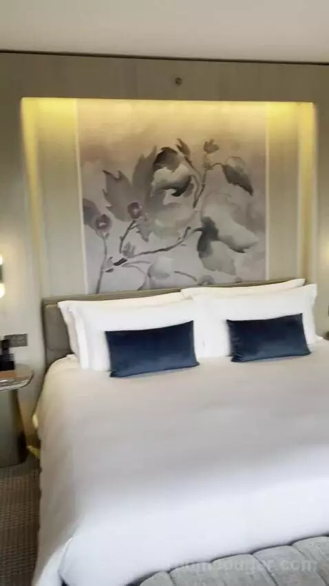 Bishopgate Suite (#1508) bed picture #8