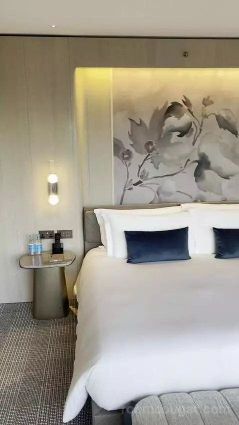 Bishopgate Suite (#1508) bed picture #12