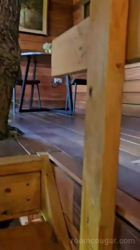 Suite (The Old Oak) bed picture #6