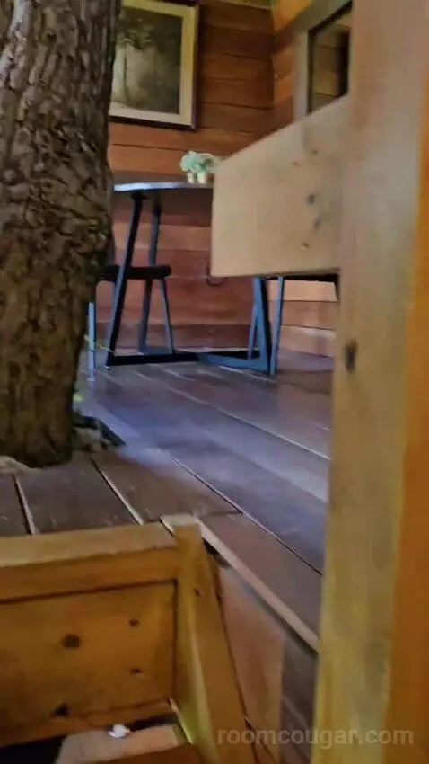 Suite (The Old Oak) bed picture #7