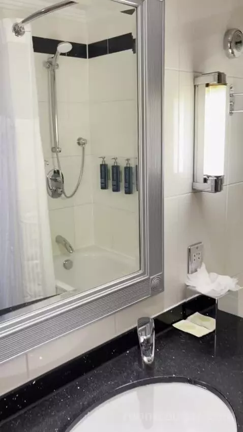 Double Room (#220) bathroom picture #9