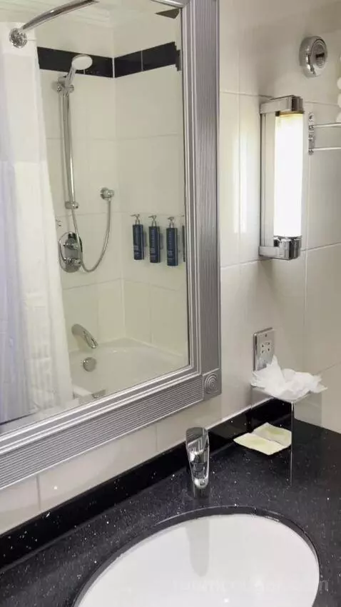 Double Room (#220) bathroom picture #10