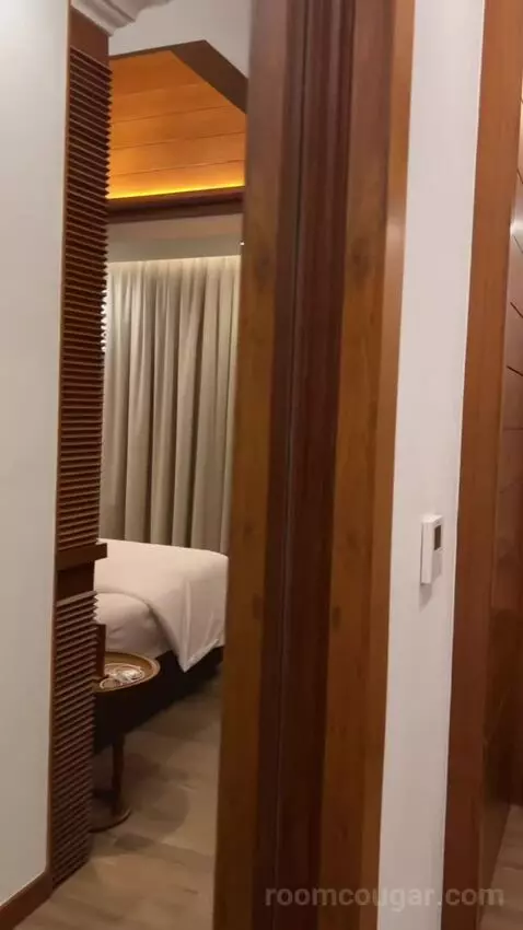 Deluxe Double Room with Balcony bed picture #1