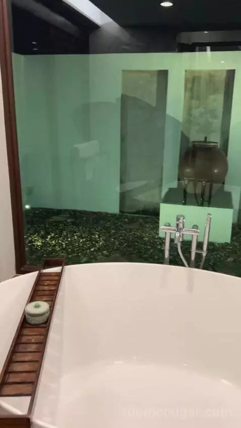 Deluxe Double Room with Balcony bathroom picture #8