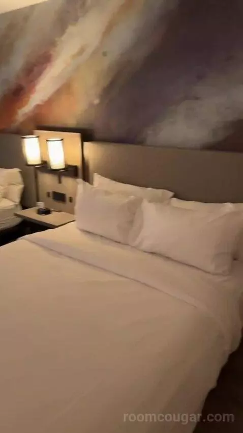Guest Room, 2 Queen (#1003) bed picture #5