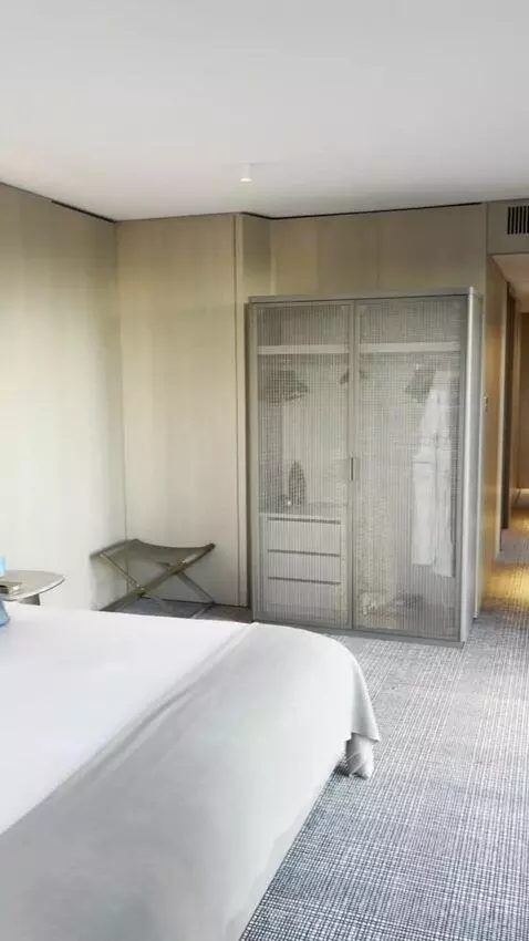 Executive Accessible (#1116) bed picture #12
