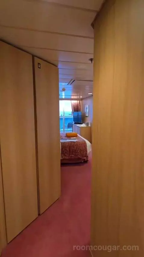 Suite bed picture #1