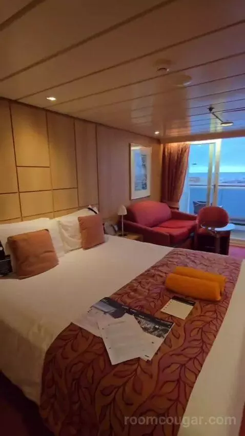 Suite bed picture #5