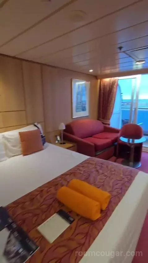 Suite bed picture #6